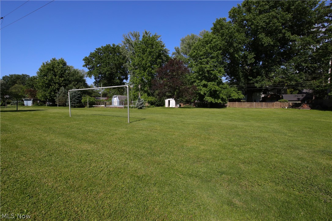 Kew Gardens 03 - Residential