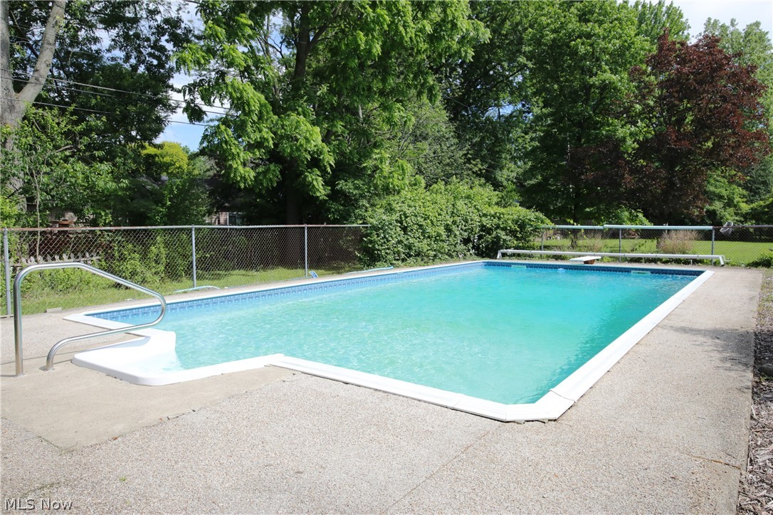 Kew Gardens 03 - Residential