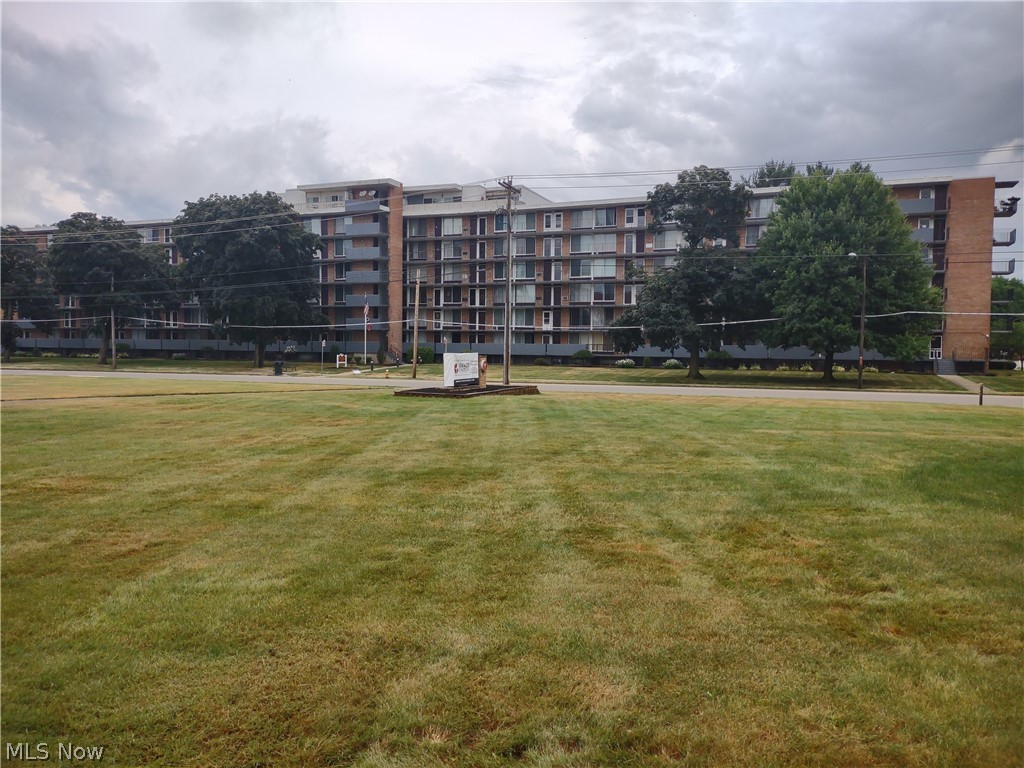 Convenient and affordable living at Seven Stories East. Updated 1 bedroom 1 bathroom 3rd floor condo. Large great room opens to the kitchen. Private balcony off of the bedroom overlooks the pool, clubhouse, and parking lot. Updates include flooring, windows, fresh paint, bathroom sink, and appliances. Self pay laundry on 2nd floor. Schedule your private showing today!