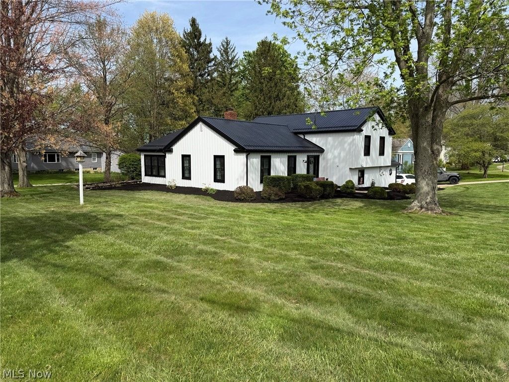 Photo of 8093 South Park, Garrettsville, OH 44231 (MLS # 5206711)