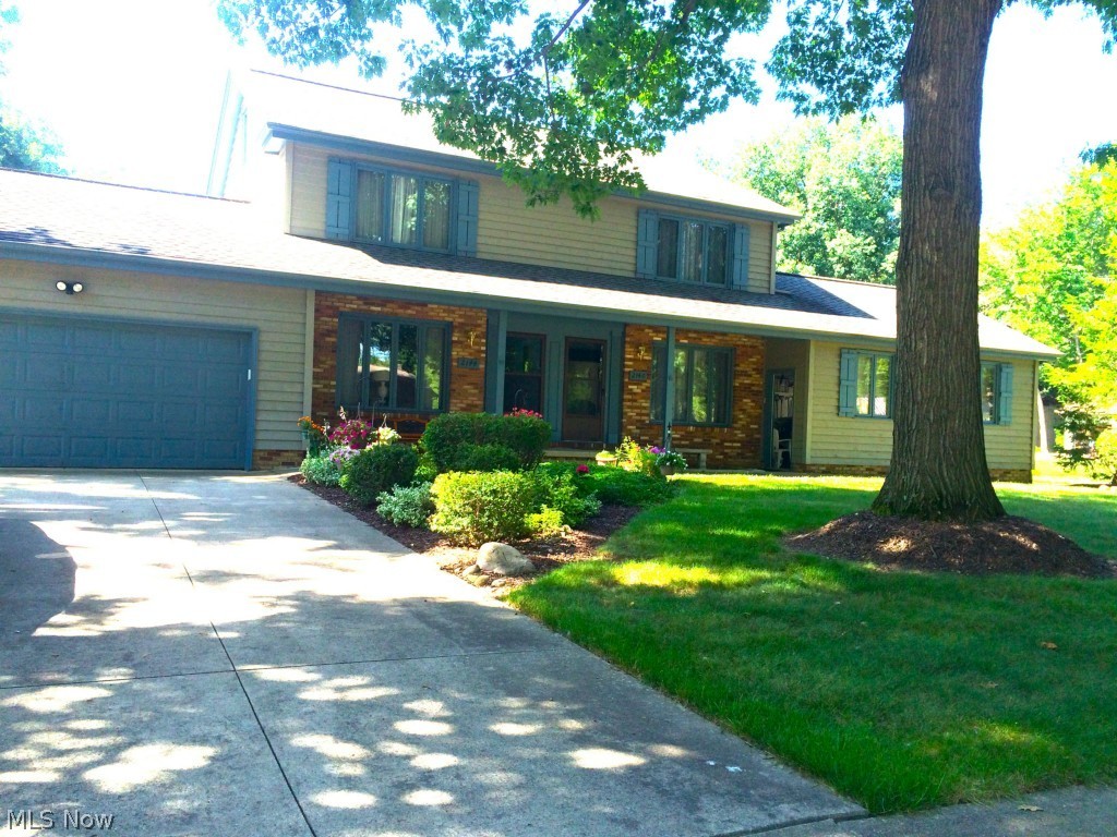 Fantastic, well cared for and clean townhome available for rent in Stow. The main floor offers a living room and a large vailted family room with a fireplace, a half bath, open kitchen, and a dining room with sliders out to a sunny deck. The basement is partially finished with a rec room as well as ample storage, and
you will find 2 spacious bedrooms upstairs with a full bath. Large 2 attached car garage. Meticulously maintained property. Well qualified applicants need only apply. We run credit, criminal and eviction history. $35 application fee. One small pet may be considered with additional monthly pet rent. 3 occupant max for this unit. No section 8.