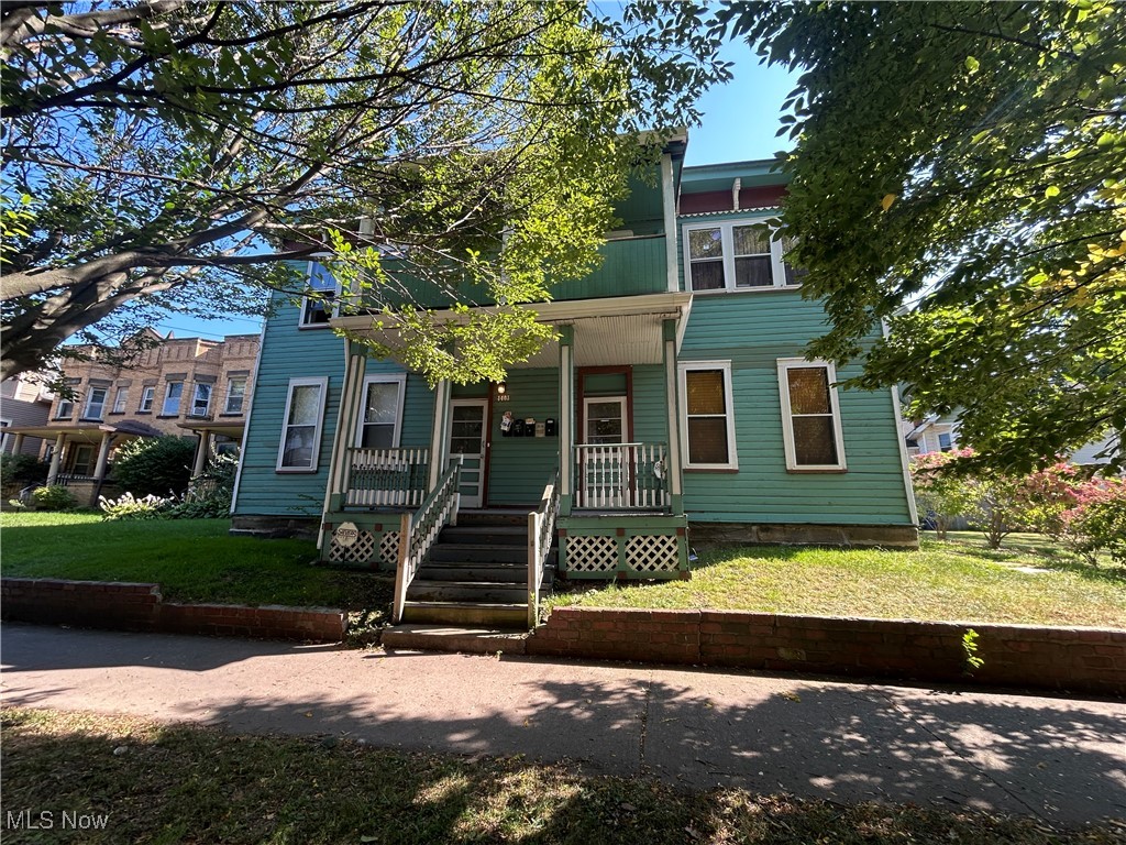 Here’s a great opportunity to add a solid multi-unit property to your portfolio, right in the heart of Ohio City. Each unit comes equipped with its own washer & dryer, ceiling fans for cooling, and bedrooms with carpet for added warmth. Flooring throughout is a mix of laminate and, in many kitchens, ceramic tile backsplashes. Bathrooms offer plank style flooring, with several featuring full ceramic tile finishes. The exterior is finished in wood siding, lending a warm, classic touch. Located near I-90 and Route 2, commuting to downtown Cleveland, University Circle or surrounding areas is quick and straightforward. Walkable to Hingetown, the Market District and Gordon Square these townhomes are steps from coffee shops, restaurants, breweries, bars, theaters and the West Side Market. The Lakefront Bikeway will take you to Edgewater Park and Whiskey Island or connect to the Towpath Trail to head to Tremont or the Cuyahoga Valley National Park. Investors are welcome as this is an excellent opportunity to expand your portfolio in a premium neighborhood and on a block with significant new construction and rehabilitation.