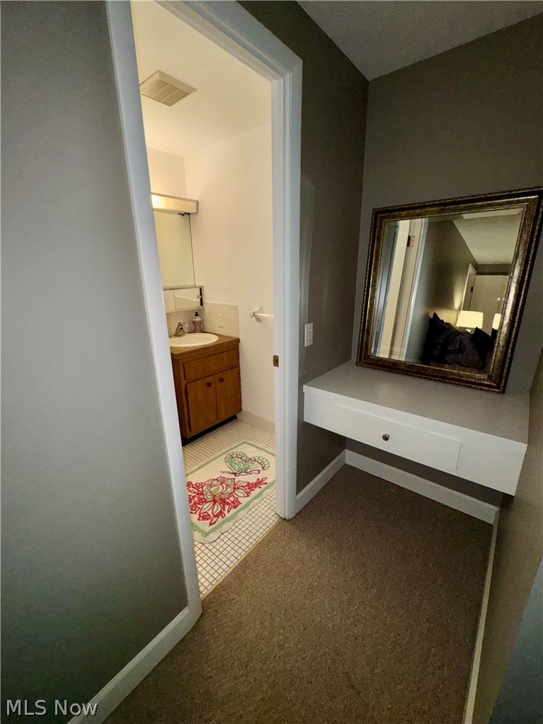 Woods/Brecksville Condo - Residential