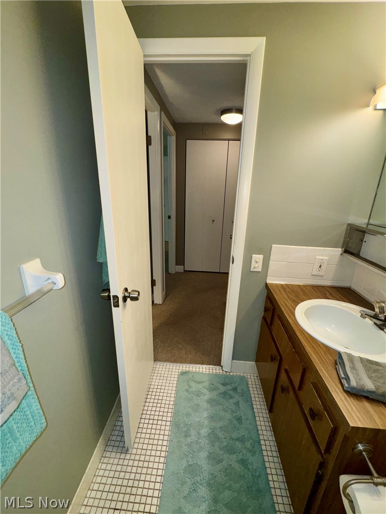Woods/Brecksville Condo - Residential