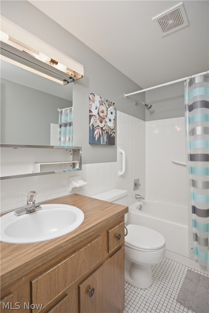 Woods/Brecksville Condo - Residential