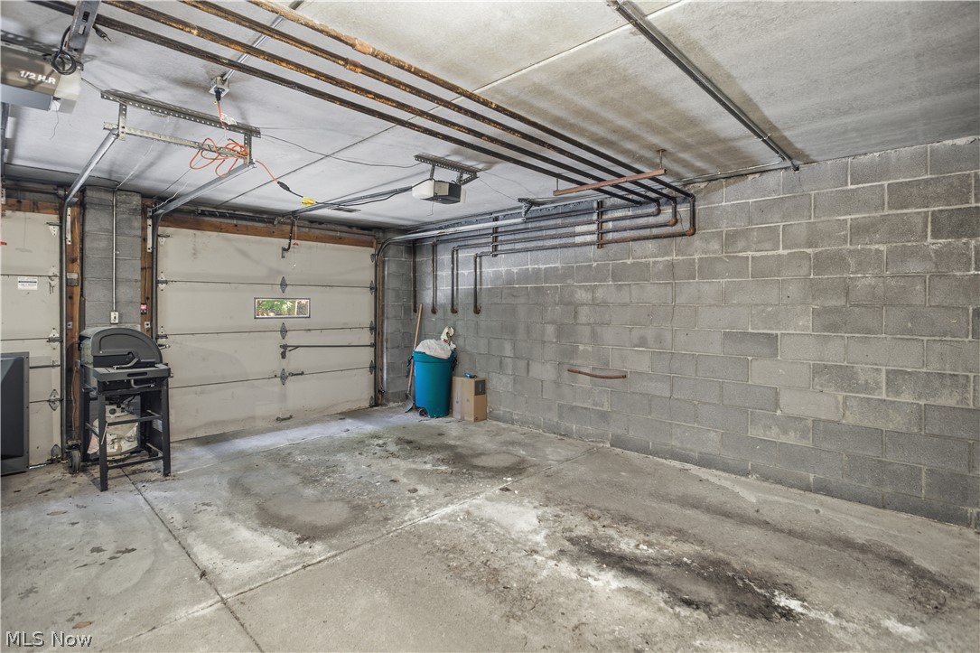 Woods/Brecksville Condo - Residential