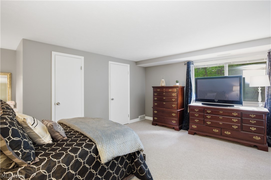 Woods/Brecksville Condo - Residential