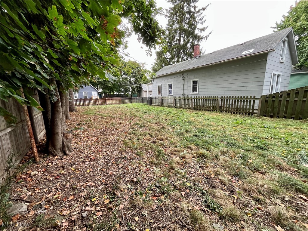 James M Hoyts - Land