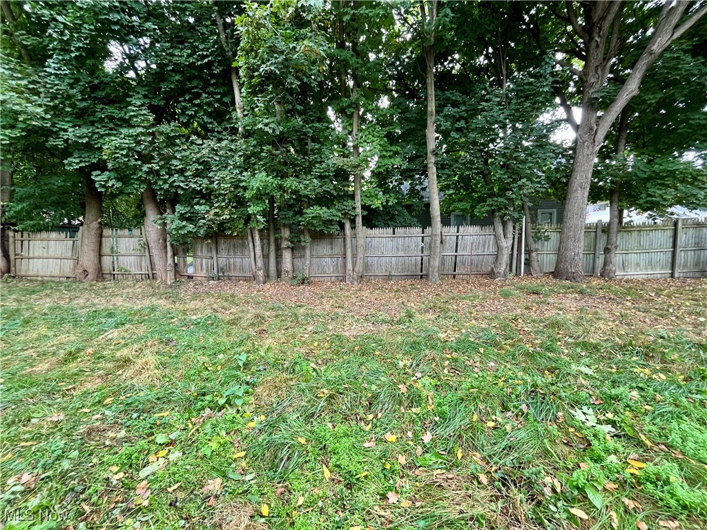 James M Hoyts - Land