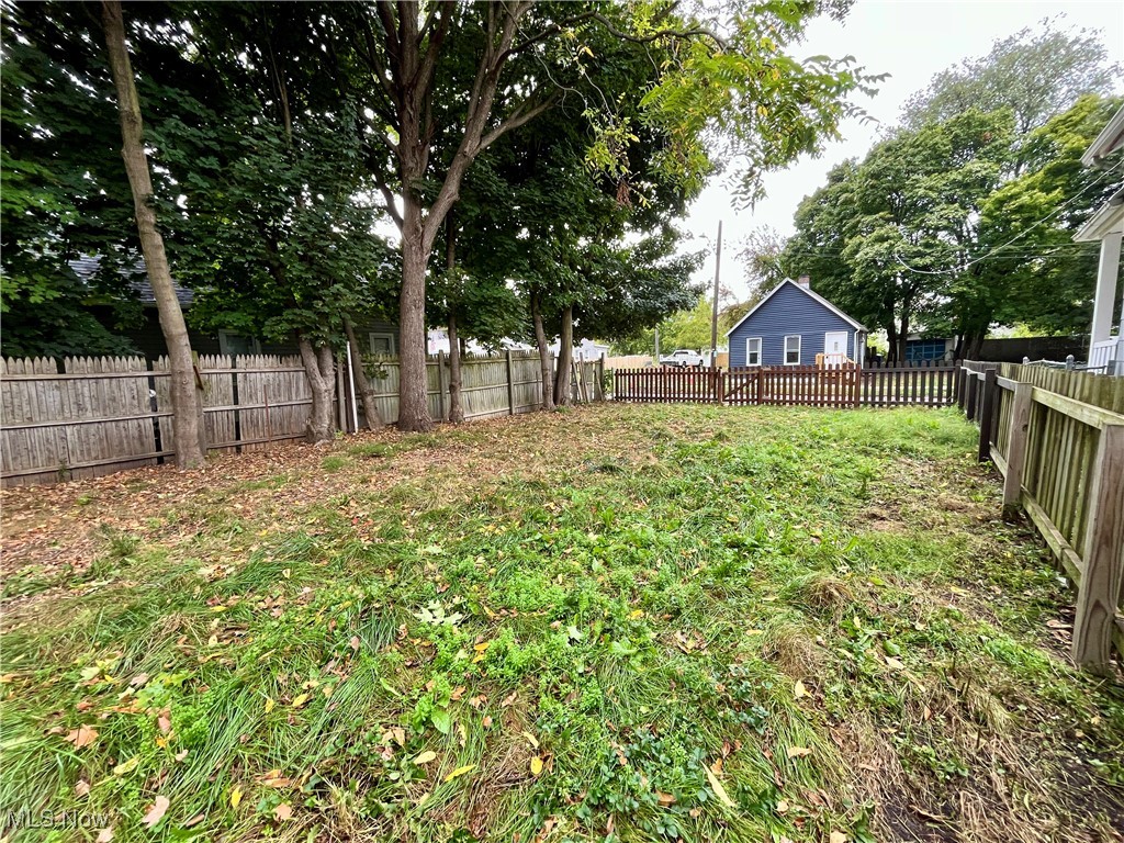 James M Hoyts - Land