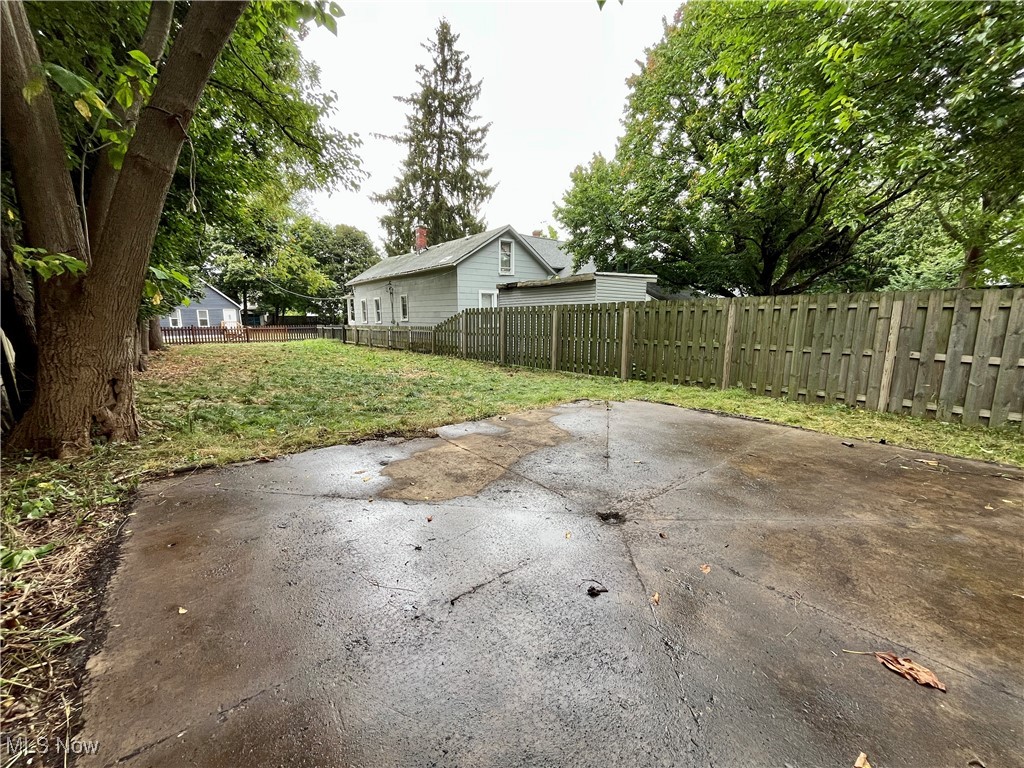 James M Hoyts - Land