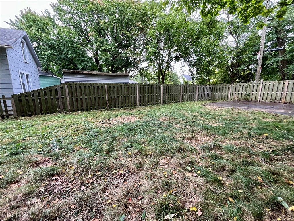 James M Hoyts - Land