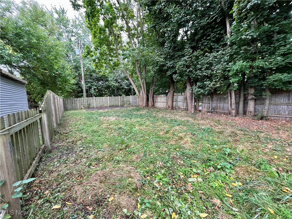 James M Hoyts - Land