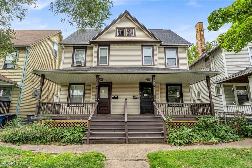 3103 Bradwell Ave |  RIGHT UNIT, Cleveland - Spacious 2 bed 1 bath multi-family home! //


$ 930 rent / $ 930 deposit //
$49 application fee per adult //
1-2 pets OK with approved PetScreening and PetFee.(Some breed restrictions apply per HUD guidelines). //
NO SMOKING //
1 time $129 non-refundable set up fee paid at lease signing //

$30/month required resident benefit package; can include personal property/liability insurance for an additional $5/month for $35/month total. //

All applicants are required to fill out a PetScreening application, found on our website directly on the application before being processed. Even if you have NO pets - this application must be filled out. One time, non-refundable pet fee of $200-500 per animal applies to all pets & must be paid prior to or when you pay your first month rent. (No fee for qualified assistance animals). //

Our application is processed through secure site: Findigs, and they require ID and income verification. Without this, your application will not be processed. They offer 24/7 chat support on their application directly if you have any questions. //

BEDROOMS: 2 //
BATHROOMS: 1 //
APPLIANCES PROVIDED: Fridge and stove //
UTILITIES / RESIDENT RESPONSIBILITY: Resident pays gas and electric and is responsible for snow removal. //

Serious inquiries only.