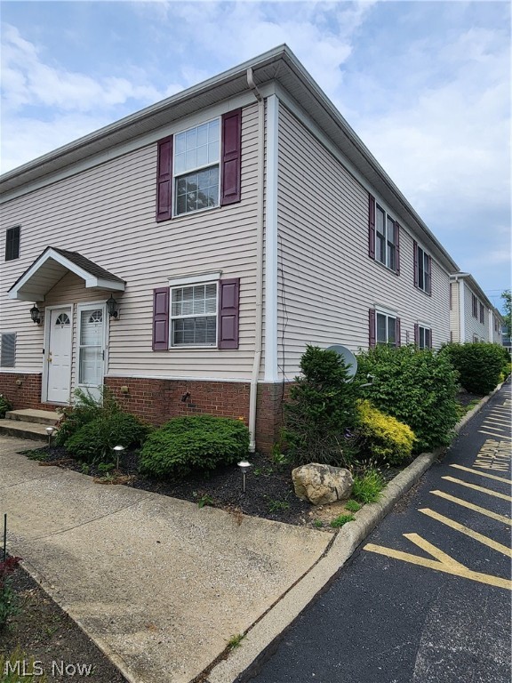 View Parma Heights, OH 44130 condo