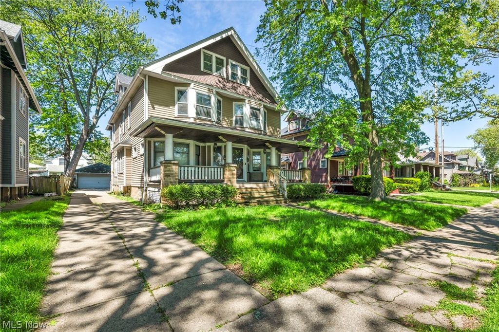 Photo of 3032 West Boulevard, Cleveland, OH 44111 (MLS # 5211661)