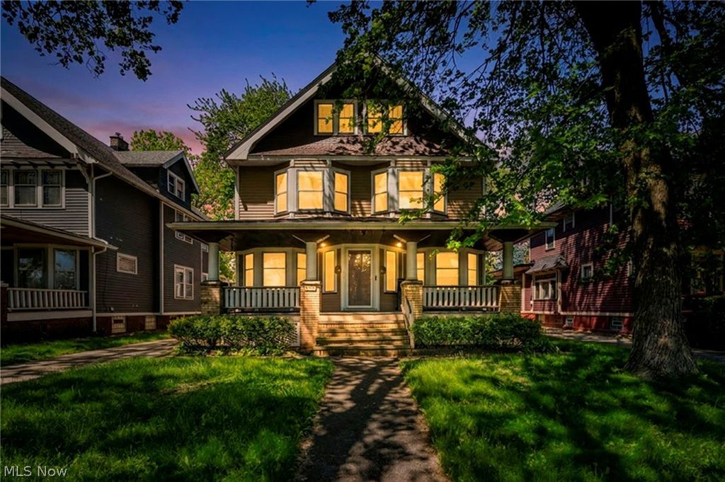 Photo of 3032 West Boulevard, Cleveland, OH 44111 (MLS # 5211661)
