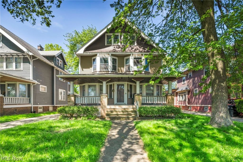 Photo of 3032 West Boulevard, Cleveland, OH 44111 (MLS # 5211661)