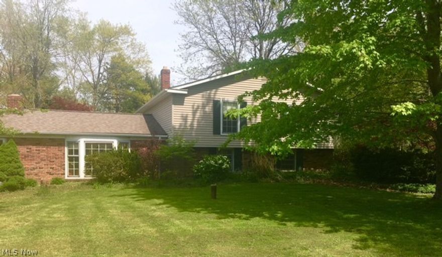 Don't miss this great opportunity to own this beautiful 4 bedroom split level with family room.  This home offers an attached garage, two wood burning fireplaces, first floor laundry and a beautiful back yard surrounded by trees.  Easy access to the Hemlock Hill Recreation Area which includes tennis courts, swim team that competes, play ground, adult activities, children's activities and a playground.