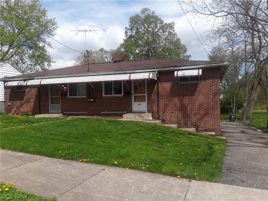 Ranch style duplex in Ellet area on a dead end street. Convenient to retail, shopping, entertainment. This apartment style home has a living room with picture window, private entrance, eat in kitchen, two bedrooms (all freshly painted), and a semi remodeled bathroom.  Bedrooms have new flooring and spacious closets. Washer dryer hook up available in private walk out basement. Small rec room is in basement. Central air available, plenty of street parking, and step garden for those you like to plant flowers. New grass area is being planted in back. No pets. $35 online application fee required.