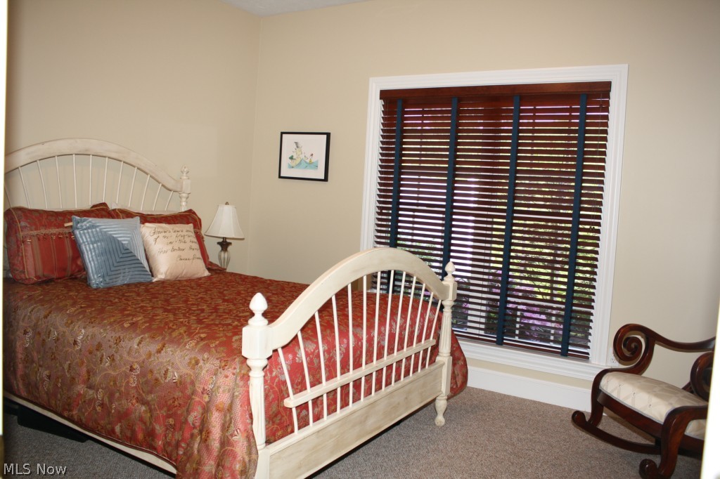 Chagrin Knolls - Residential