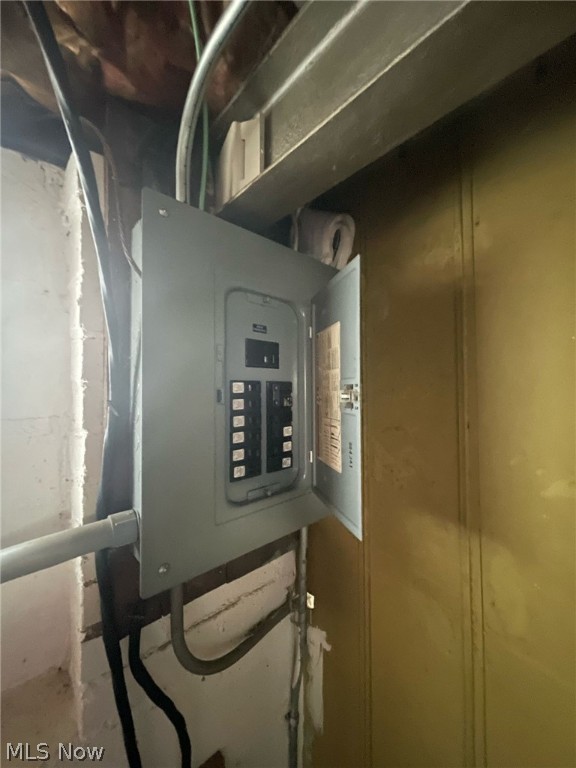 Bungalow - Residential