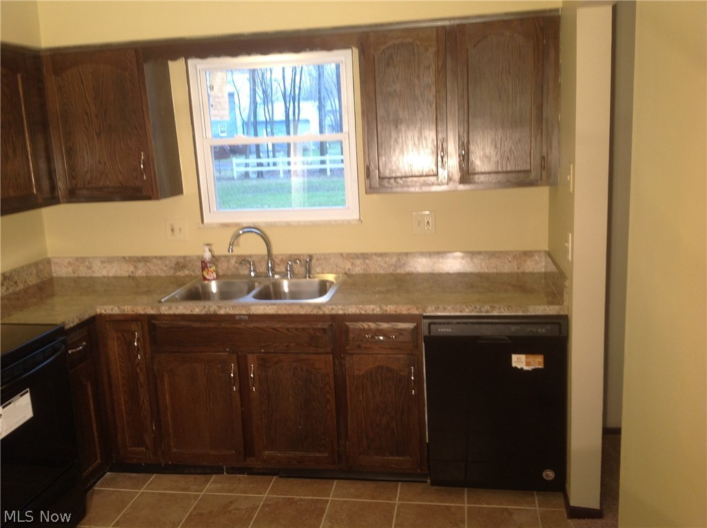 Hallworth Manor Estates 01 - Residential