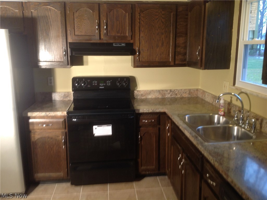 Hallworth Manor Estates 01 - Residential