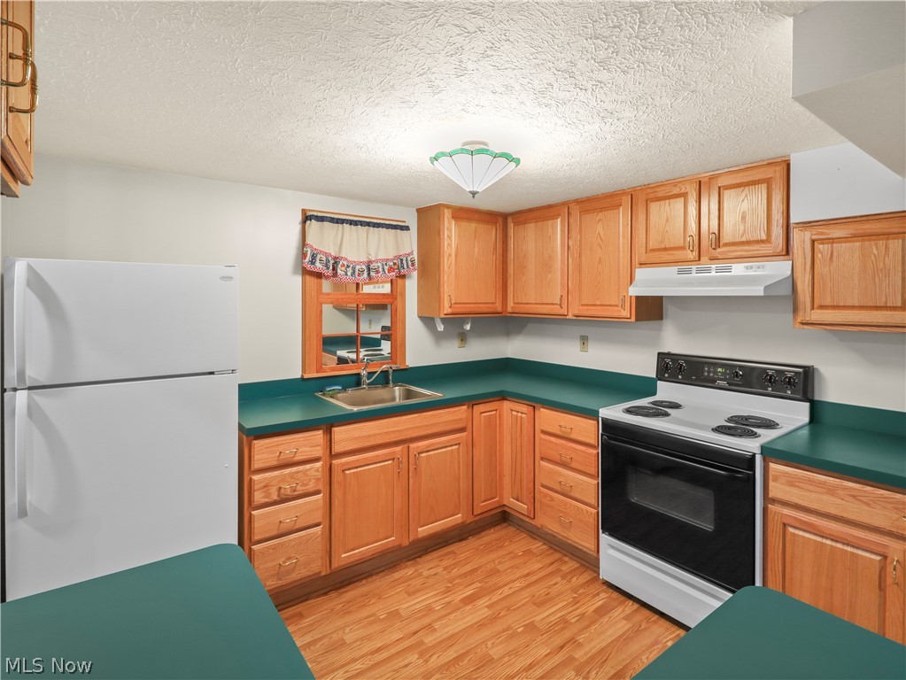 Country Club Estates - Residential