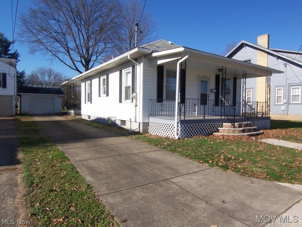 Charming 2 bedroom, 2 full bath home. Vinyl sided, covered front porch and covered back porch. Two 1 car detached garages plus off street parking and alley access off Walnut Street. Elem: Belpre Elementary School Elem/Bus: N JrHigh: Belpre Middle School JrHigh/Bus: N High: Belpre High School High/Bus: N Fire: VOL Police: CTY PossFreeGas: N ;SQFT=Fin L1:1128, Fin Above:1128, Fin Total:1128, Unfin Above:0;GAR= 1 Car Det, Gar Other-See Remarks;PRKG= Off Street