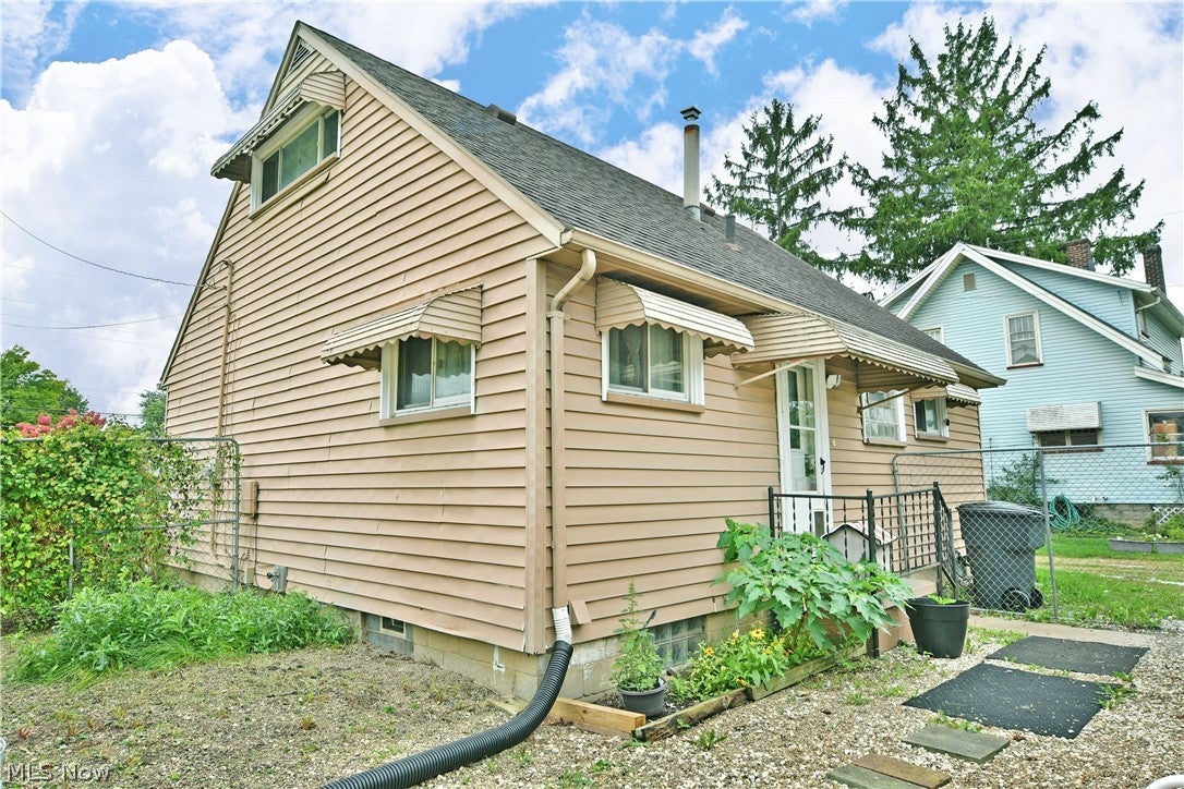 2130 Parkman Road NW