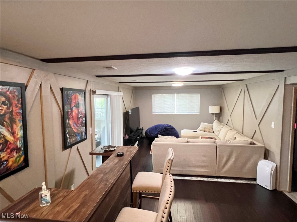 Forestglen Ave - Residential Lease