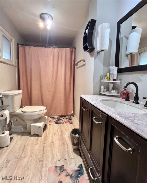 Forestglen Ave - Residential Lease