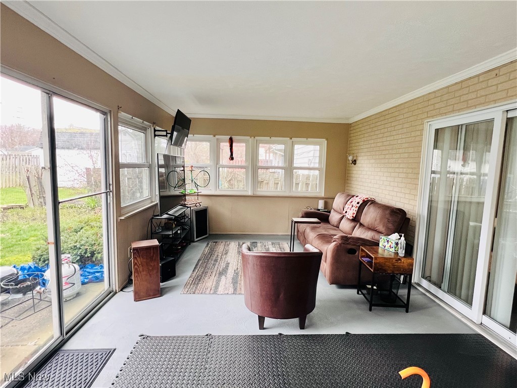 Forestglen Ave - Residential Lease