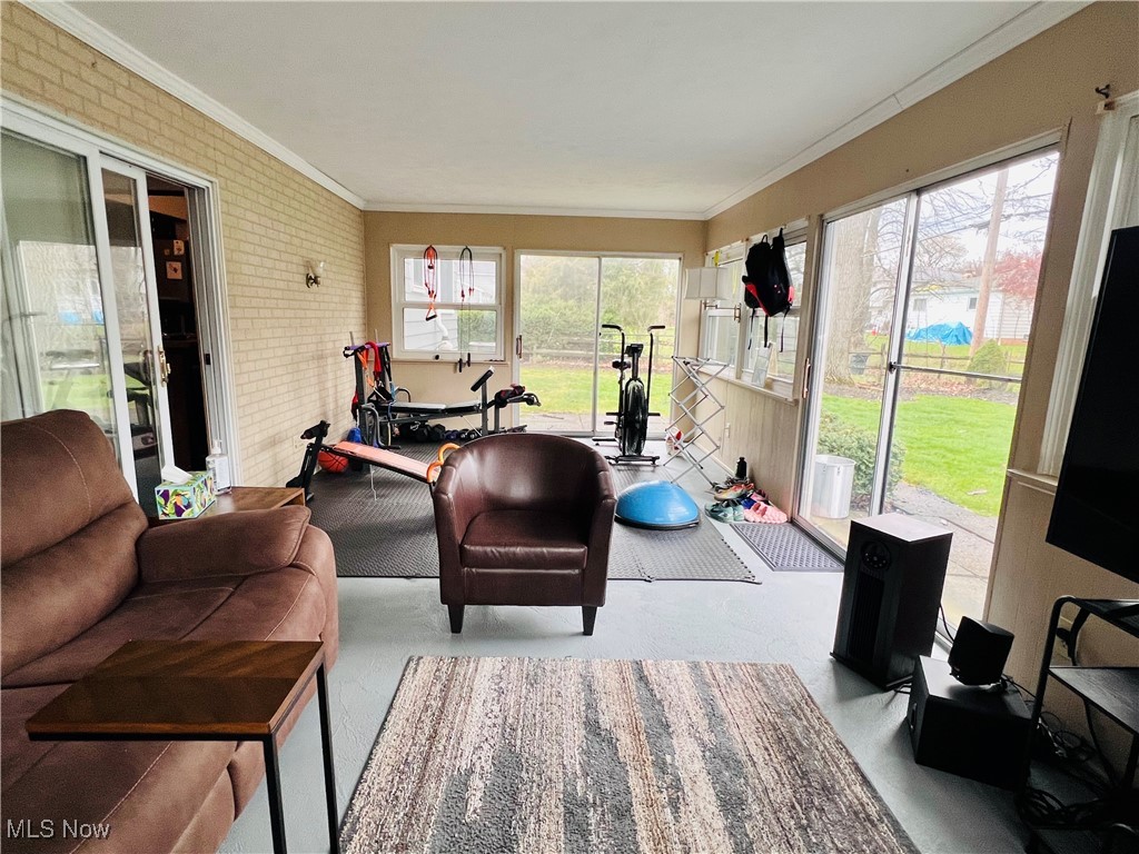 Forestglen Ave - Residential Lease