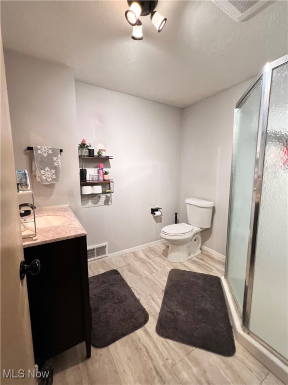 Forestglen Ave - Residential Lease