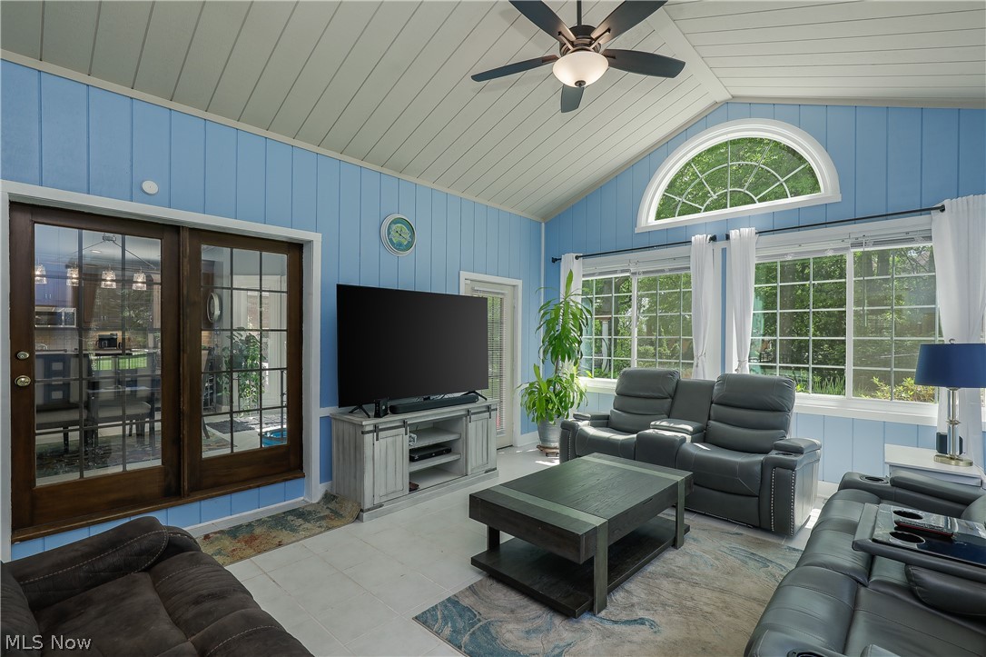 Foxchase Hills - Residential