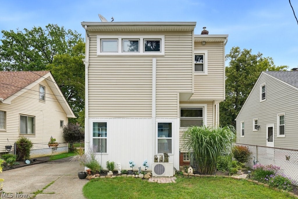 4112 W 158th Street