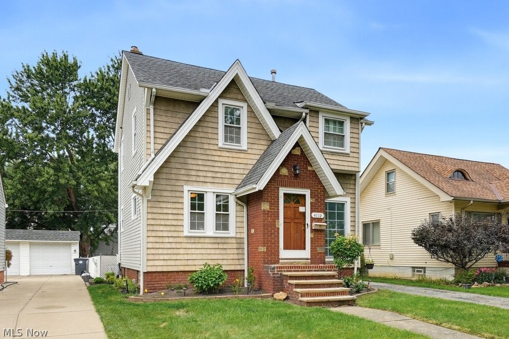 4112 W 158th Street