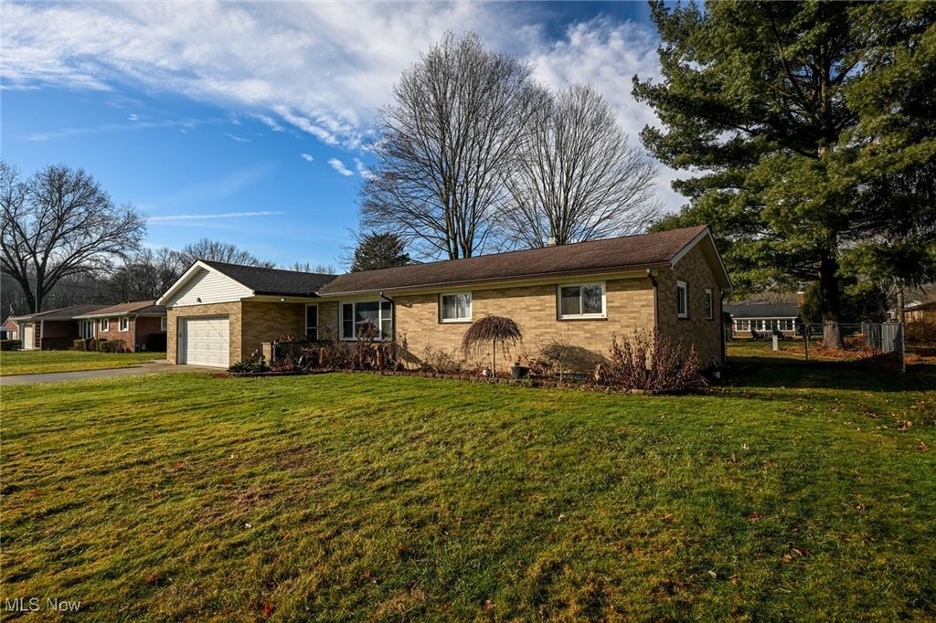 Photo of 5042 Laddie Drive, New Franklin, OH 44319 (MLS # 5180413)
