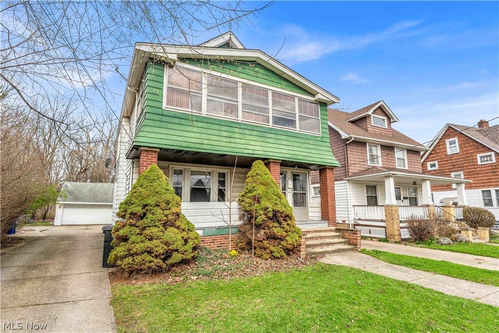 Photo of 1042 Mozina Drive #1042/DN, Cleveland, OH 44119 (MLS # 5198633)