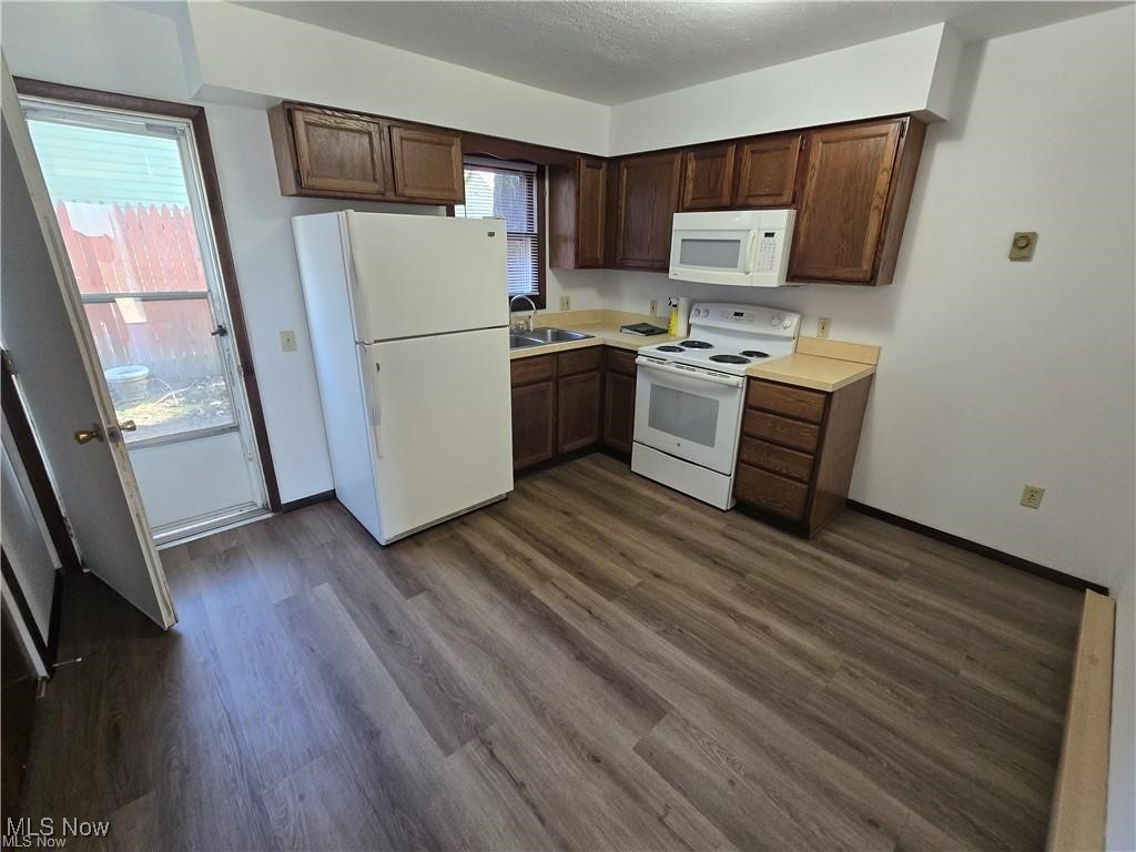 Rosewell & Hardy Add - Residential Income