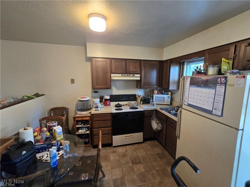 Rosewell & Hardy Add - Residential Income