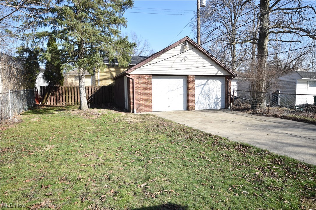 5049 Thomas Street, Maple Heights, Ohio image 37