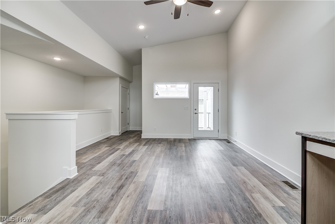 BREAKWATER BLUFFS - Residential