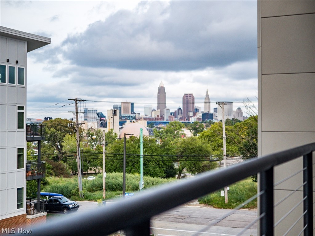 BREAKWATER BLUFFS - Residential