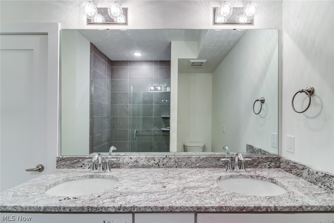 BREAKWATER BLUFFS - Residential