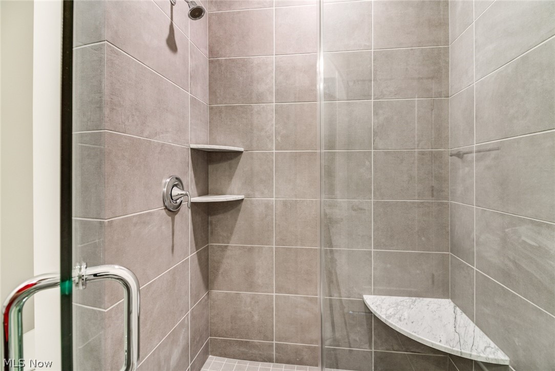 BREAKWATER BLUFFS - Residential