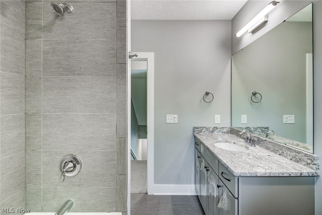 BREAKWATER BLUFFS - Residential