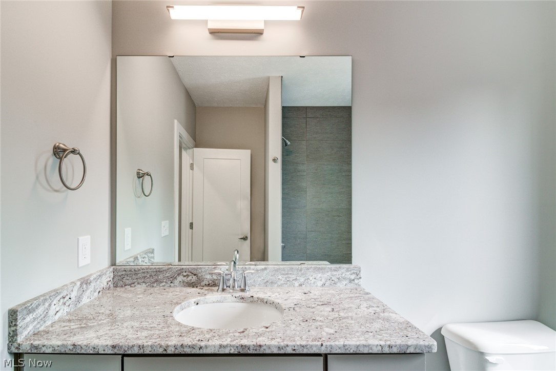 BREAKWATER BLUFFS - Residential